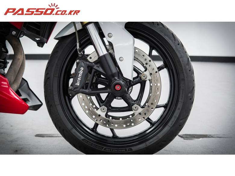 BMW F900R