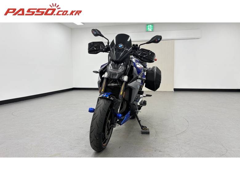 BMW F900R