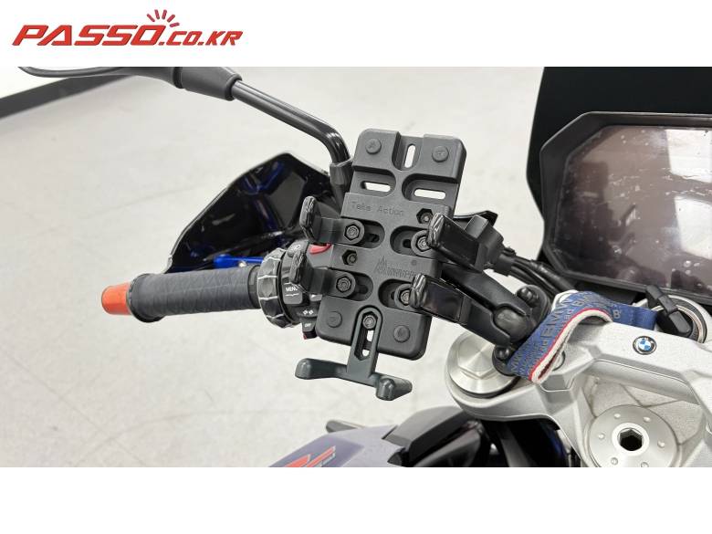 BMW F900R