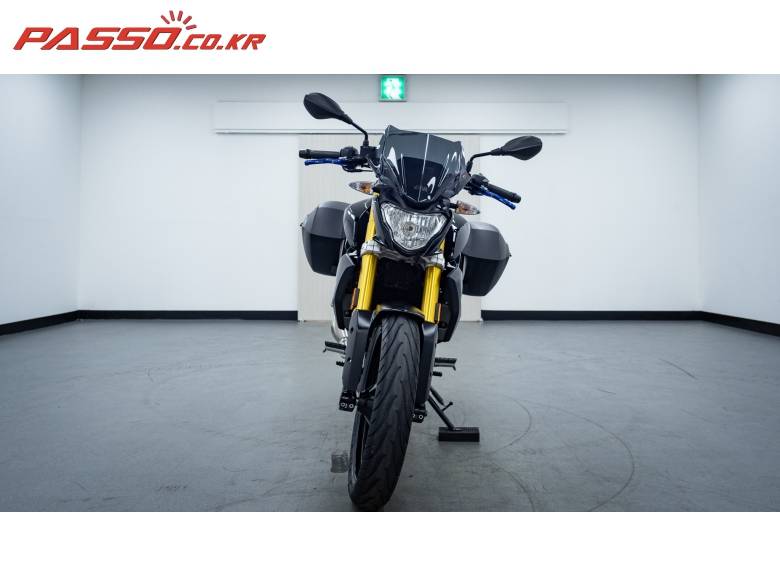 BMW G310R