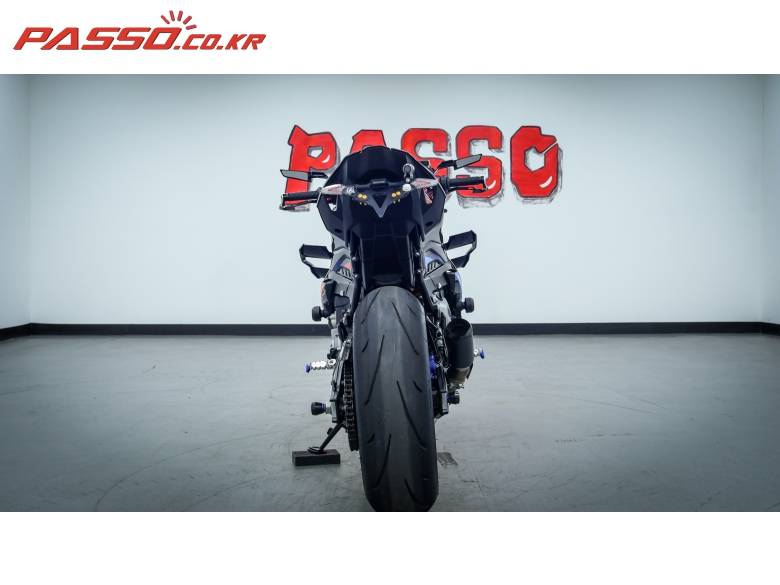 BMW M1000R 컴페티션