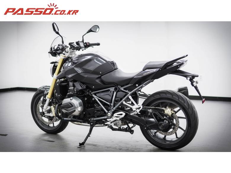 BMW R1200R
