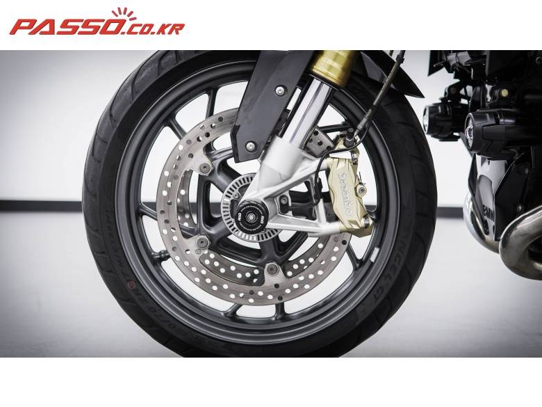 BMW R1200R
