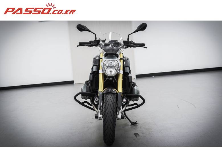 BMW R1200R