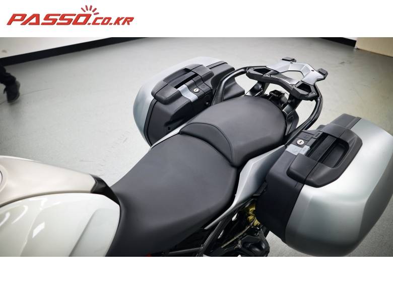 BMW R1200RS