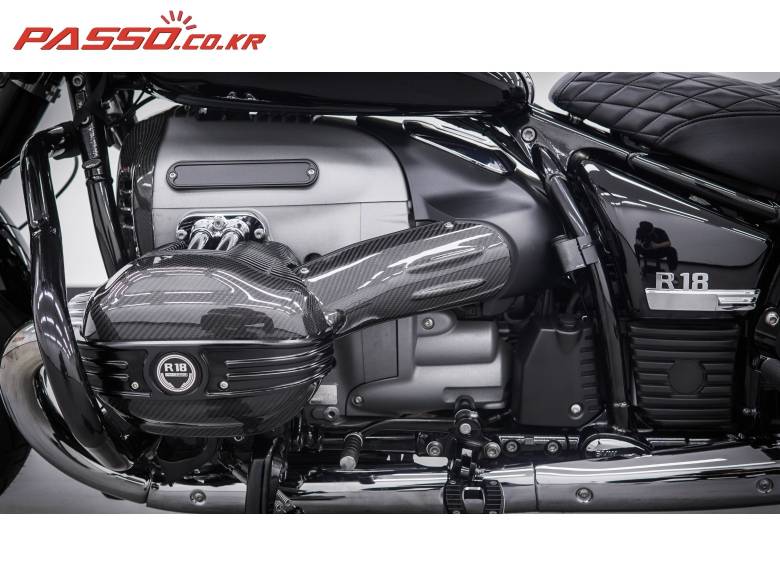 BMW R18