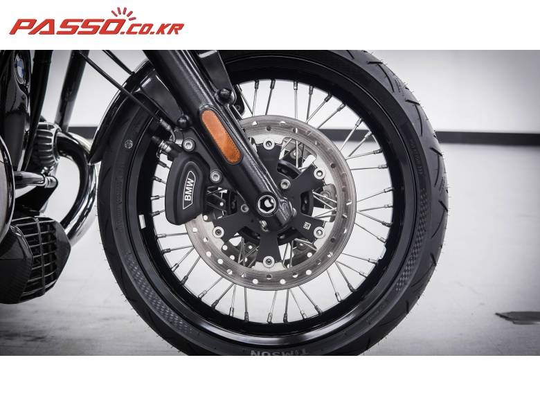 BMW R18