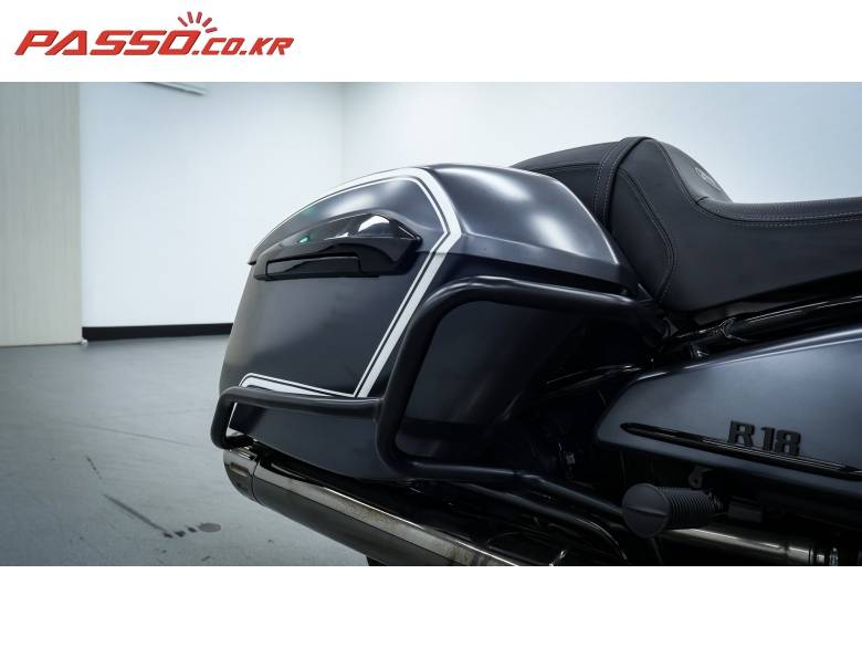 BMW R18