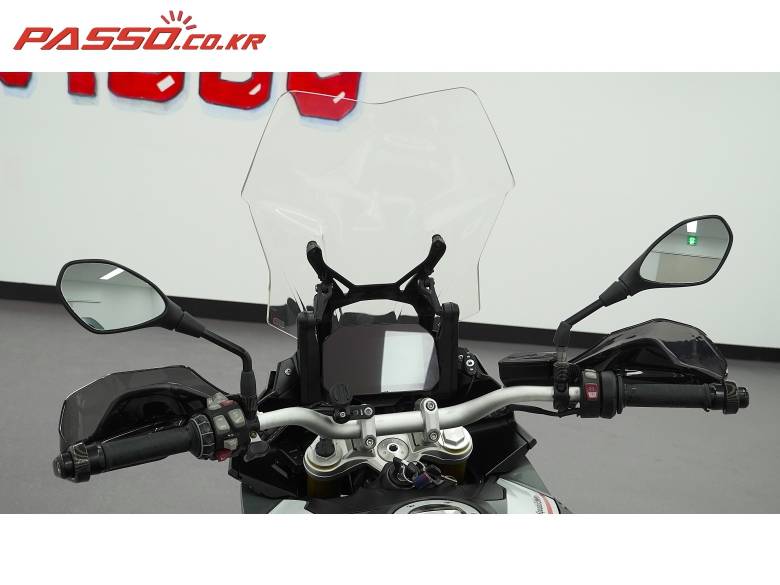 BMW S1000XR