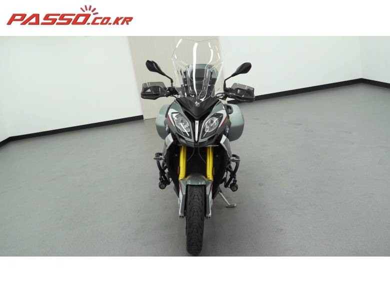BMW S1000XR