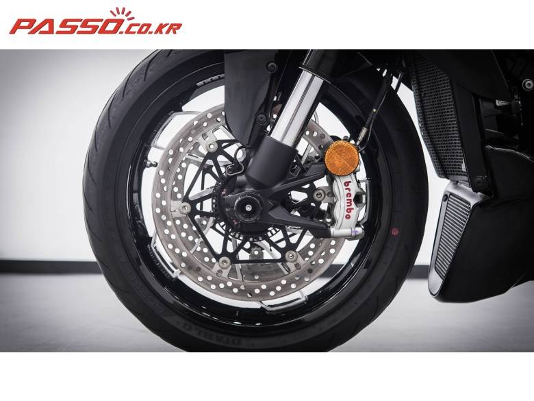두카티 디아벨 v4