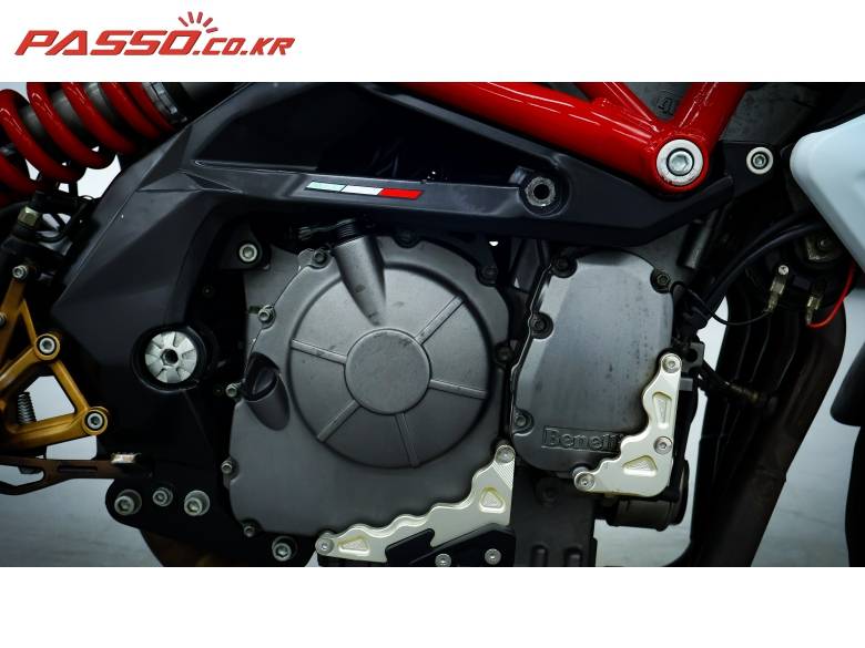 베넬리 TNT 600i