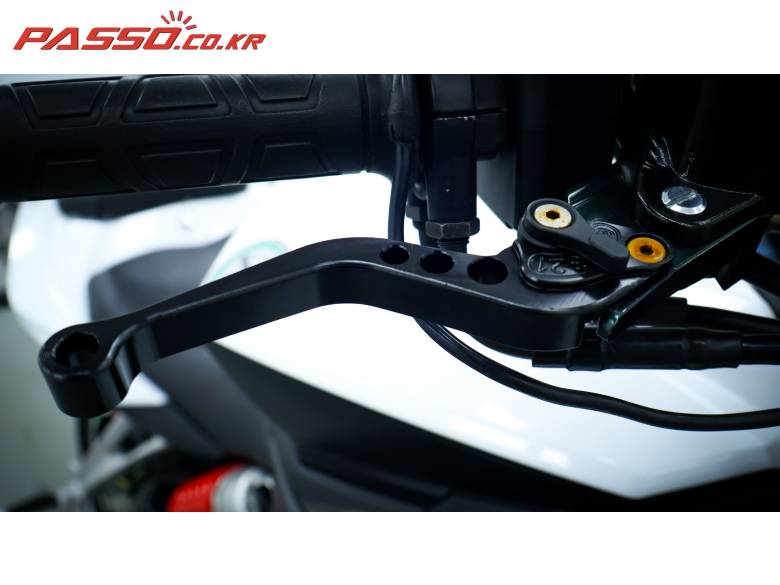 베넬리 TNT 600i