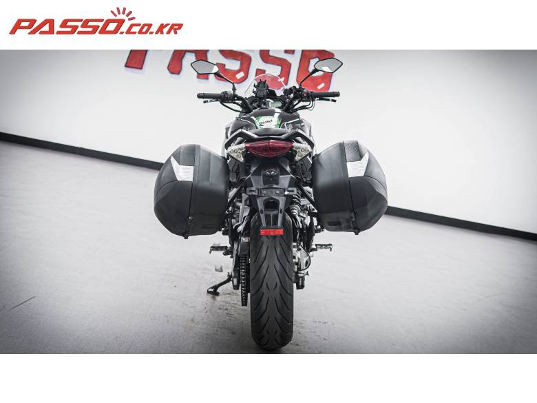 베넬리 TNT600 GT ABS
