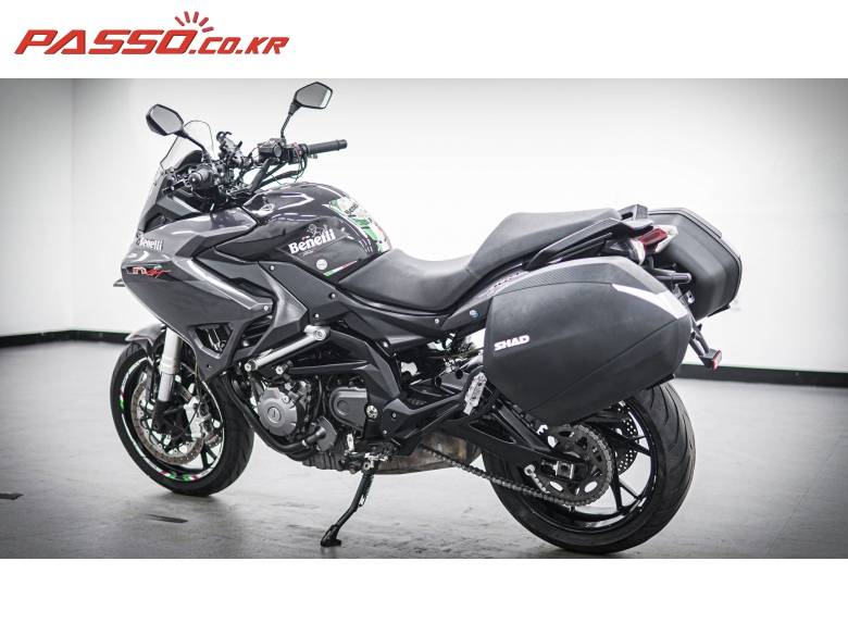 베넬리 TNT600 GT ABS