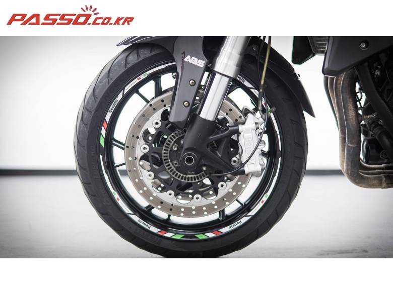 베넬리 TNT600 GT ABS