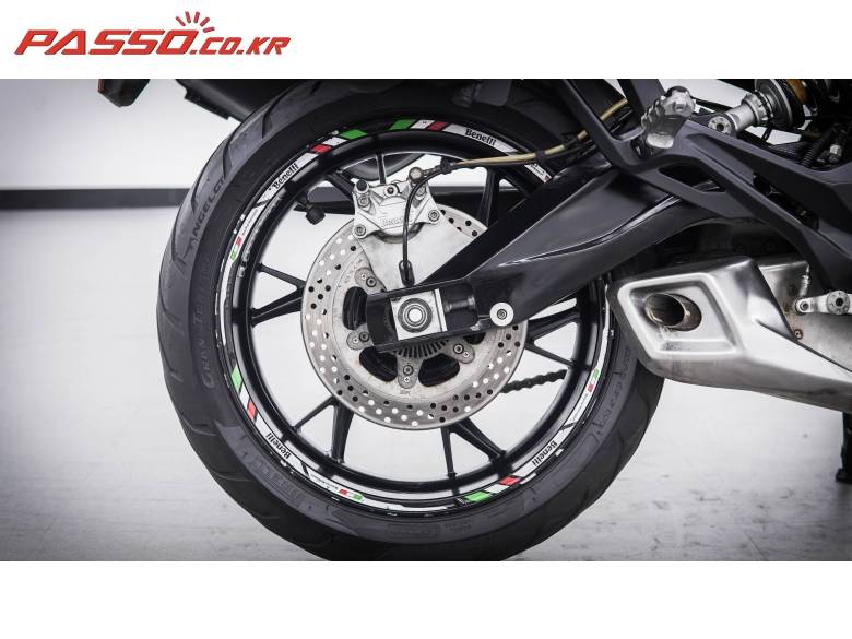 베넬리 TNT600 GT ABS