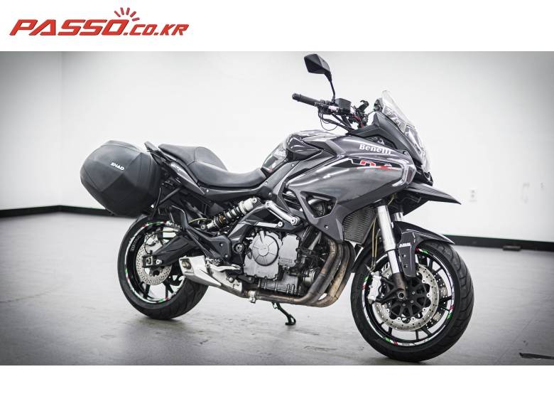 베넬리 TNT600 GT ABS