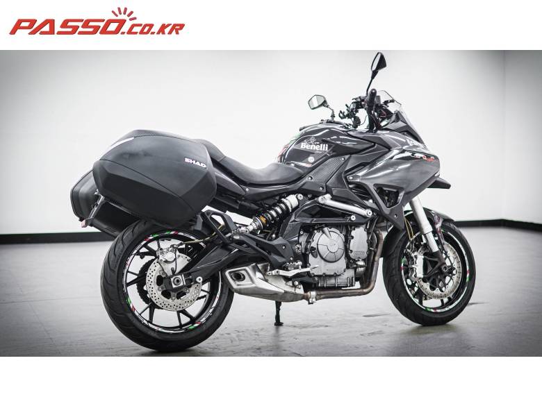 베넬리 TNT600 GT ABS