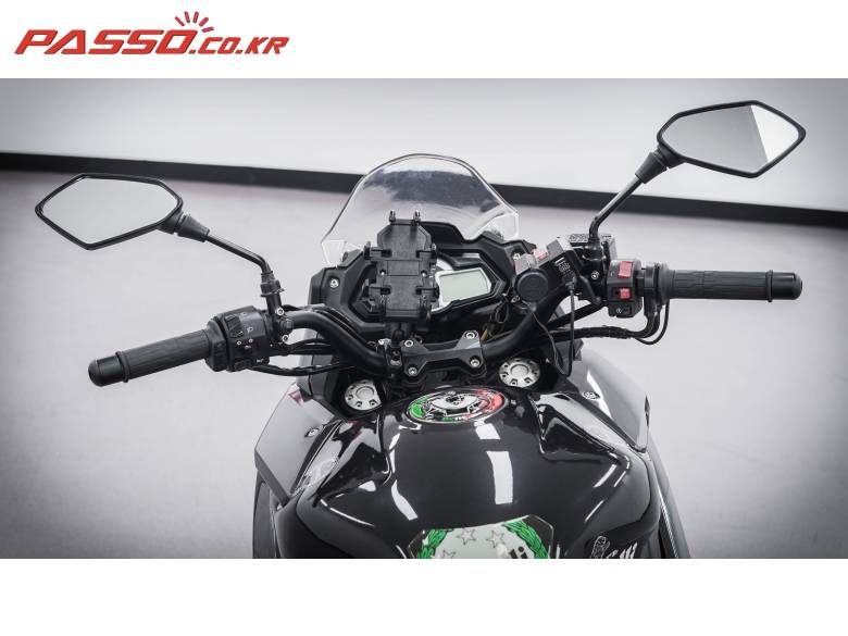 베넬리 TNT600 GT ABS