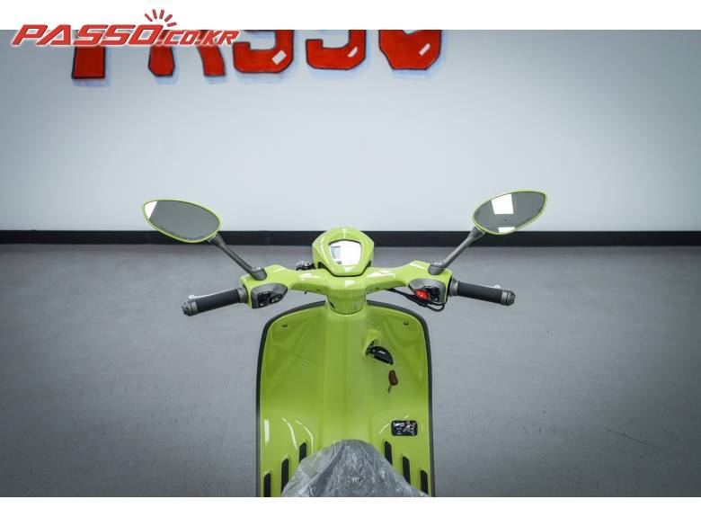 베스파 946 버니 에디션