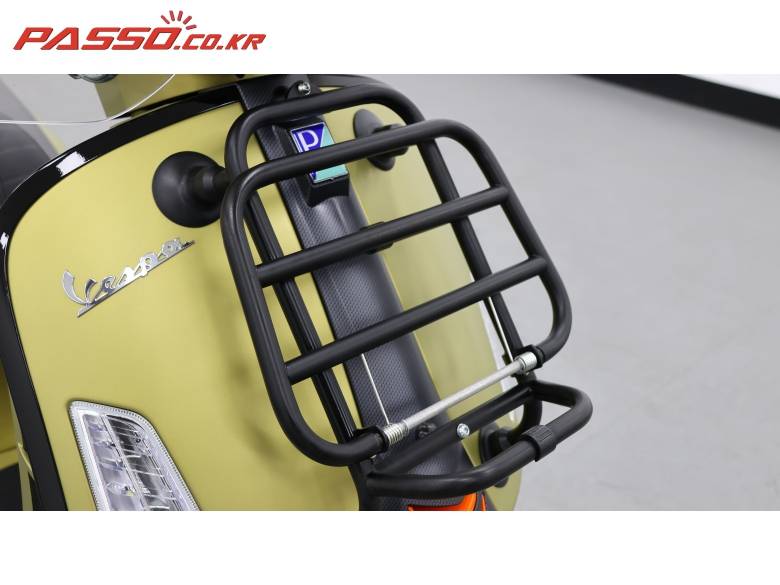 베스파 GTS125 슈퍼 스포츠 ABS