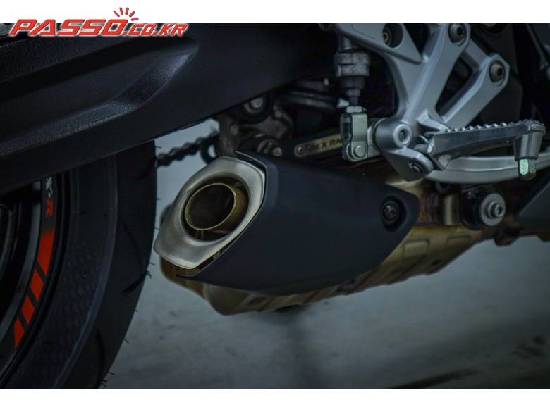 스즈키 GSX - 8 R
