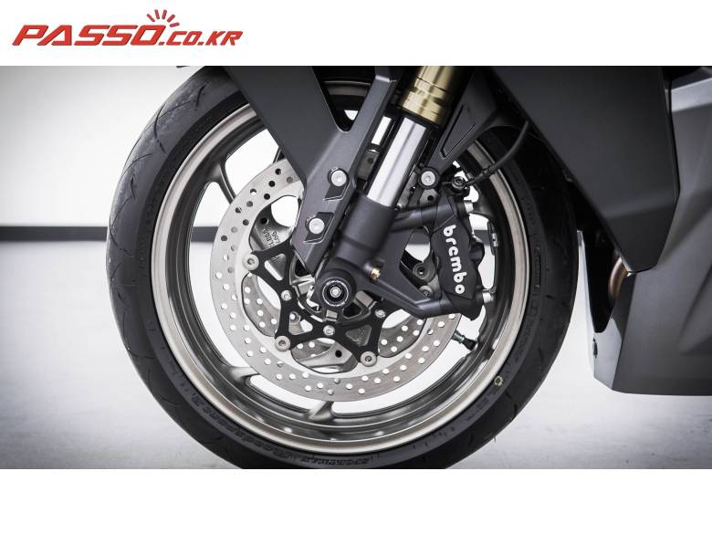 스즈키 GSX S1000 GT