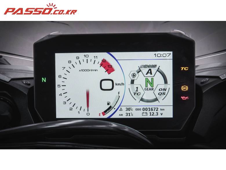 스즈키 GSX S1000 GT