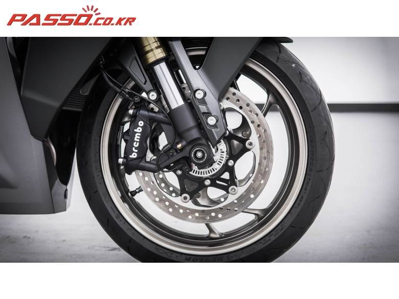 스즈키 GSX S1000 GT